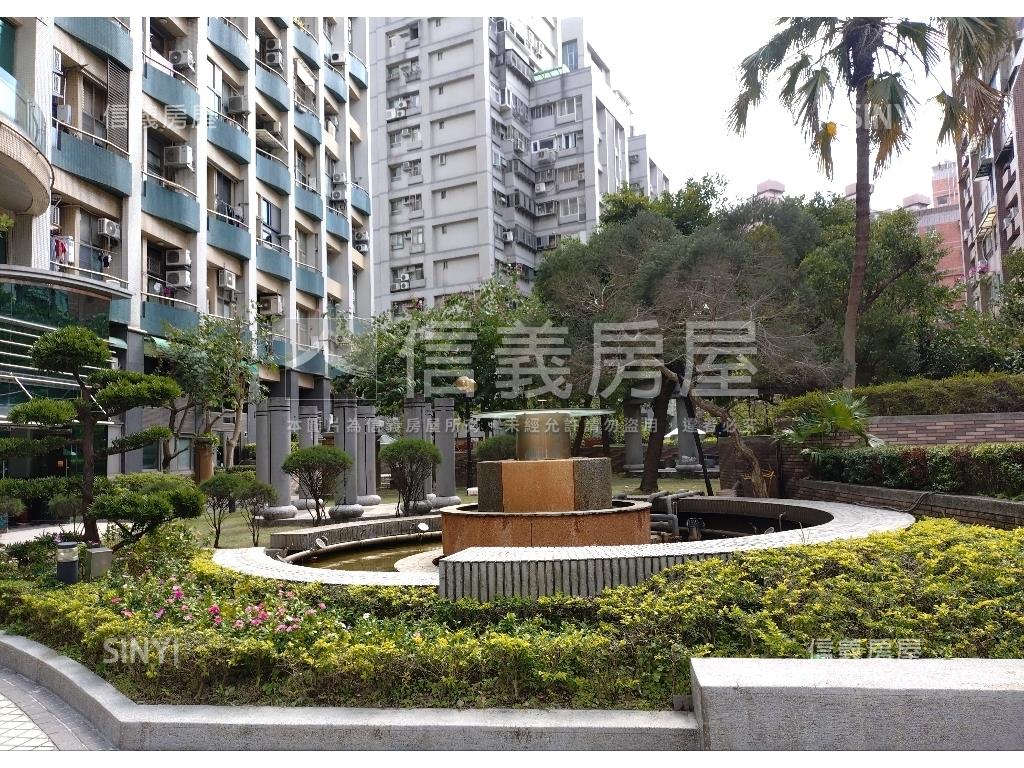 專任＊皇普極品＋大車位房屋室內格局與周邊環境