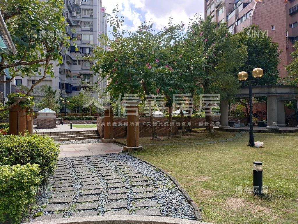 專任＊皇普極品＋大車位房屋室內格局與周邊環境