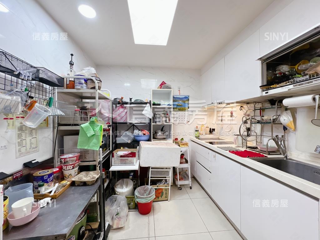 微笑世紀柏悅特區兩房房屋室內格局與周邊環境