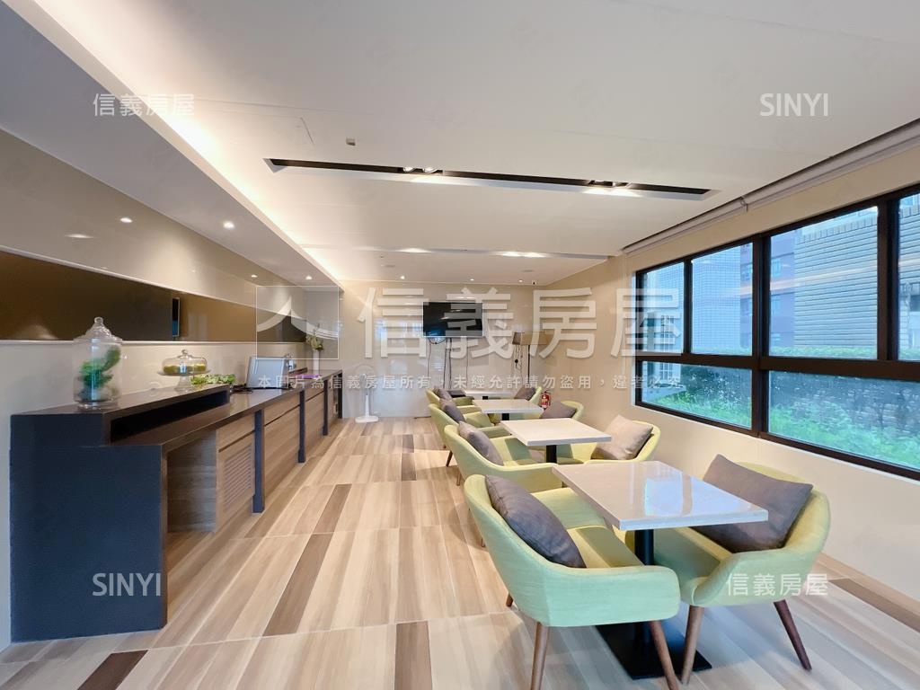 微笑世紀柏悅特區兩房房屋室內格局與周邊環境