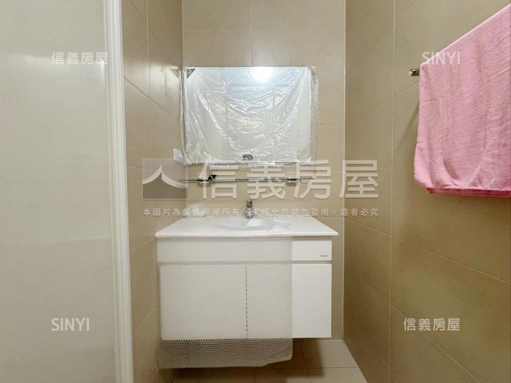 皇翔精美兩房車位房屋室內格局與周邊環境