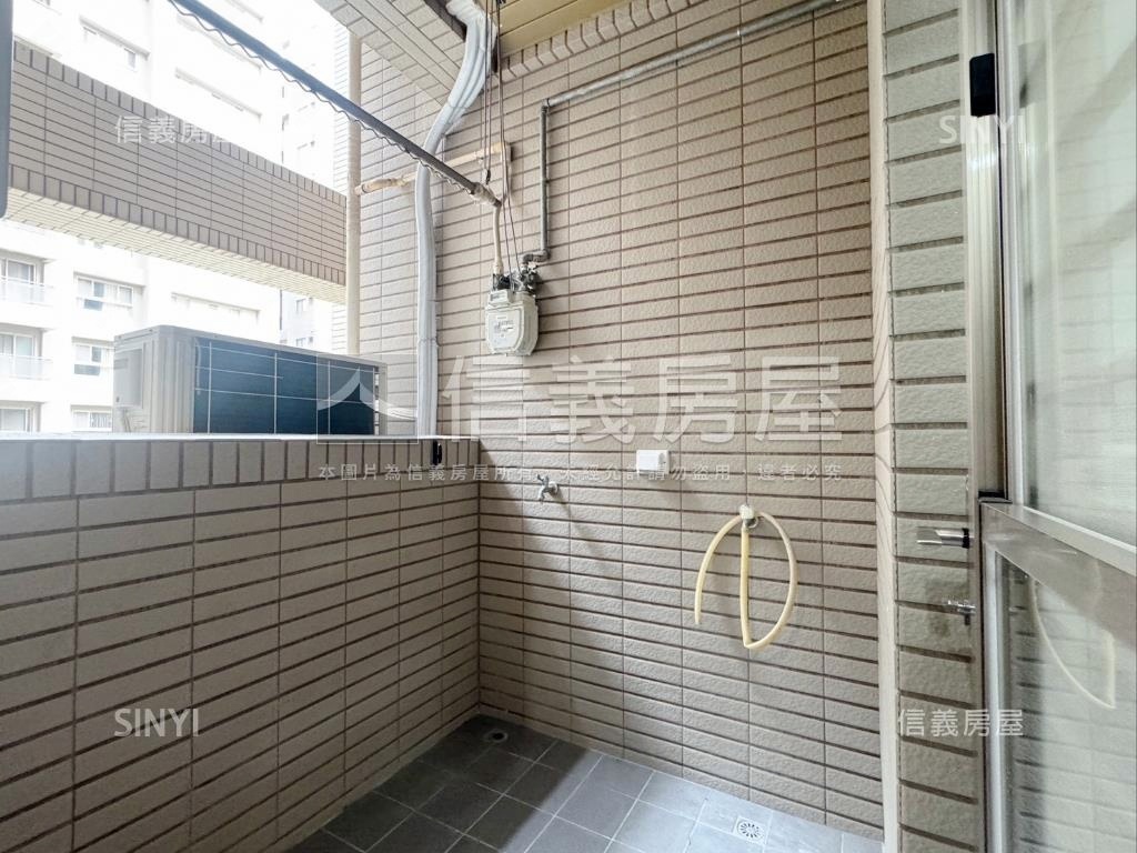 皇翔精美兩房車位房屋室內格局與周邊環境