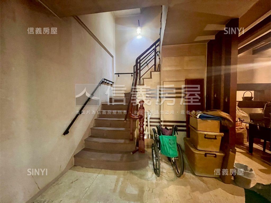 大華邊間採光美大地坪透天房屋室內格局與周邊環境