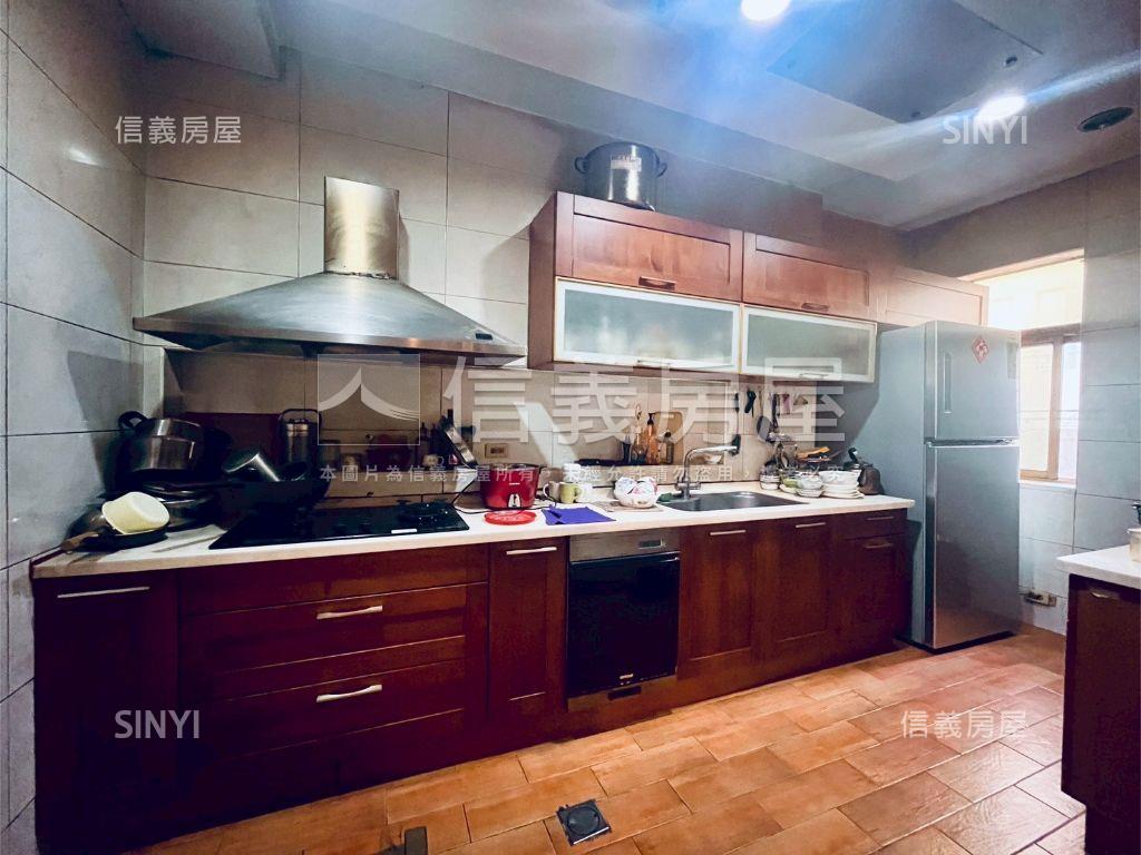 大華邊間採光美大地坪透天房屋室內格局與周邊環境