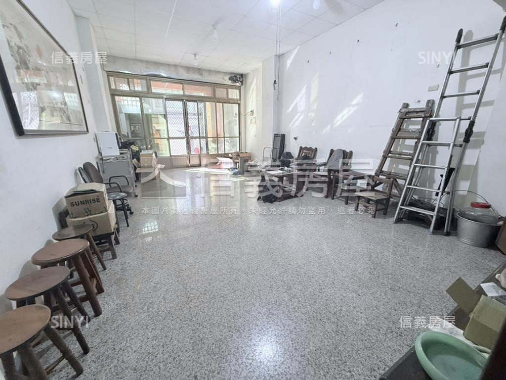 商業區百坪邊間透天房屋室內格局與周邊環境