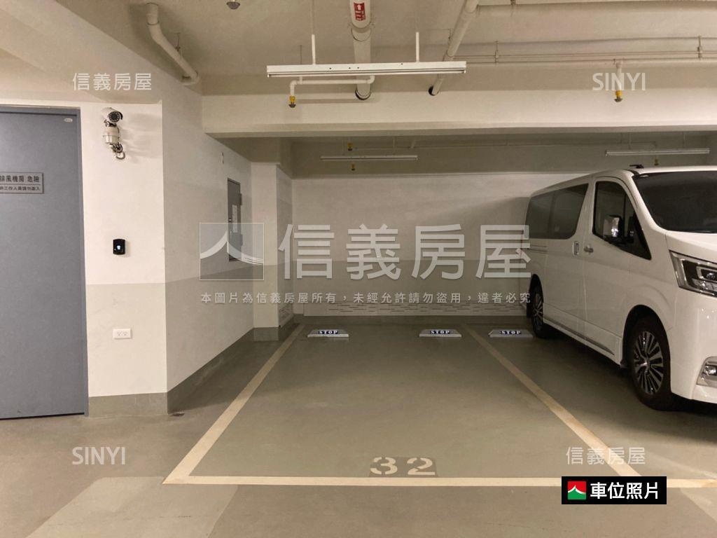 令人陶醉的遼闊山景與湖景房屋室內格局與周邊環境