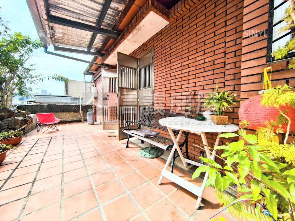 東區電梯頂加房屋室內格局與周邊環境