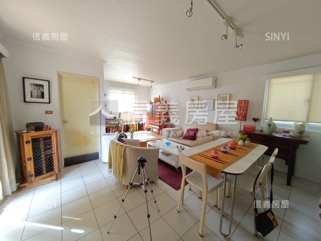 東區邊間景觀電梯頂加房屋室內格局與周邊環境