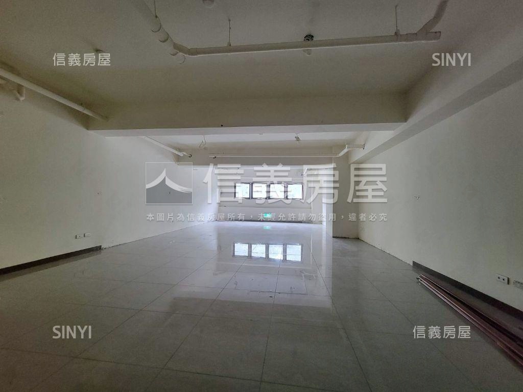 九揚華威大面寬店面房屋室內格局與周邊環境