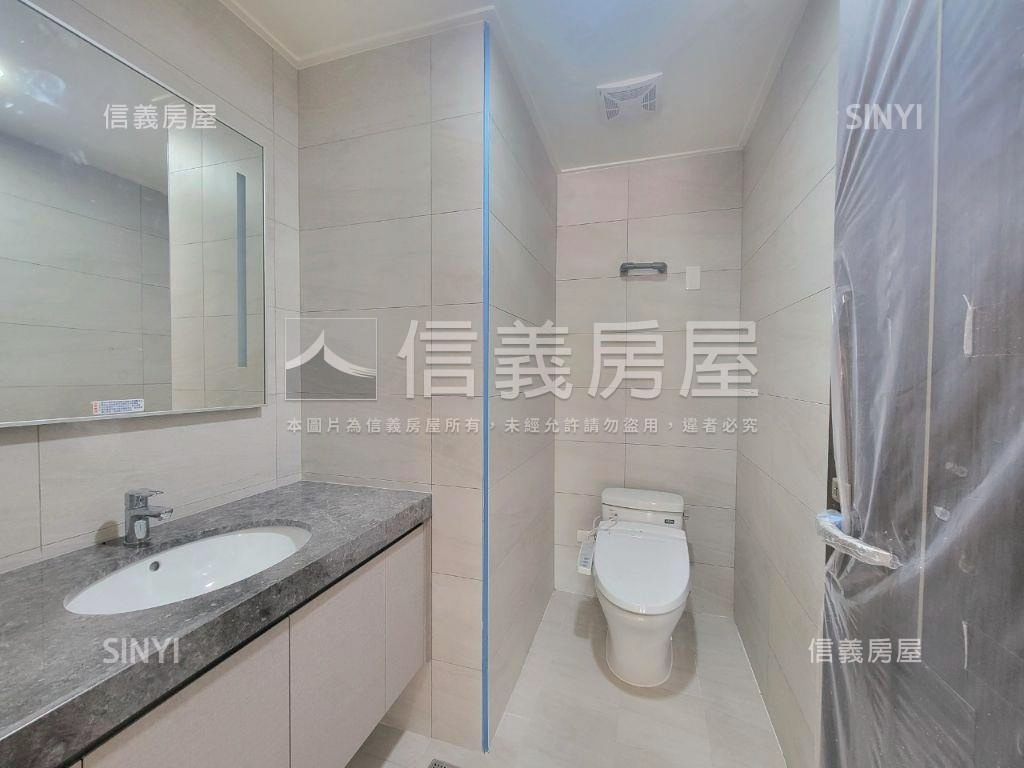 九揚華威大面寬店面房屋室內格局與周邊環境