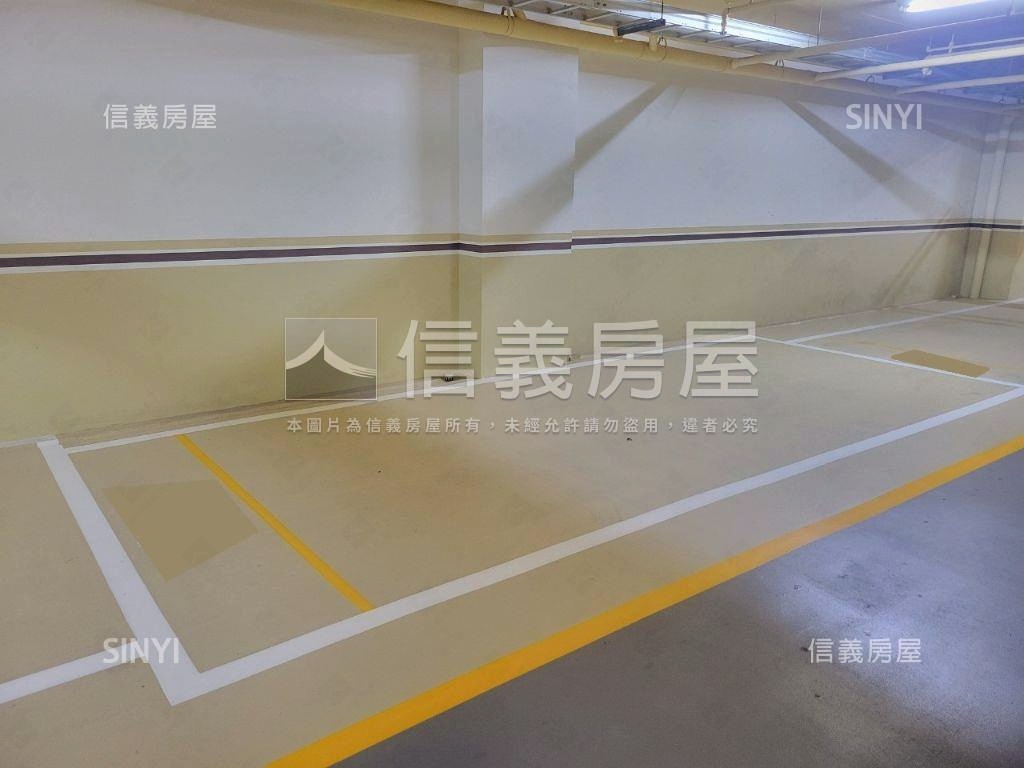 九揚華威大面寬店面房屋室內格局與周邊環境