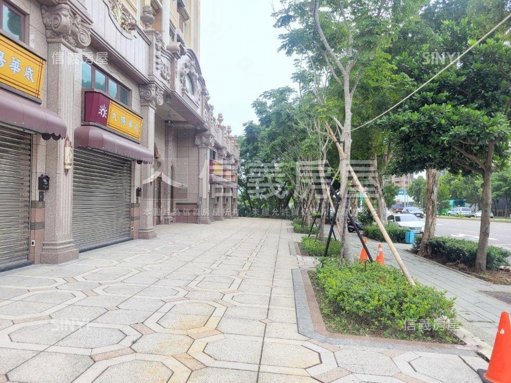 九揚華威大面寬店面房屋室內格局與周邊環境