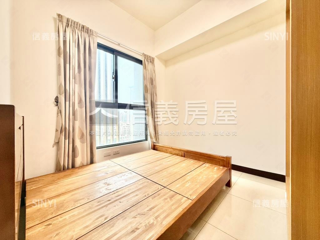 國際珍鑽美３房車位房屋室內格局與周邊環境