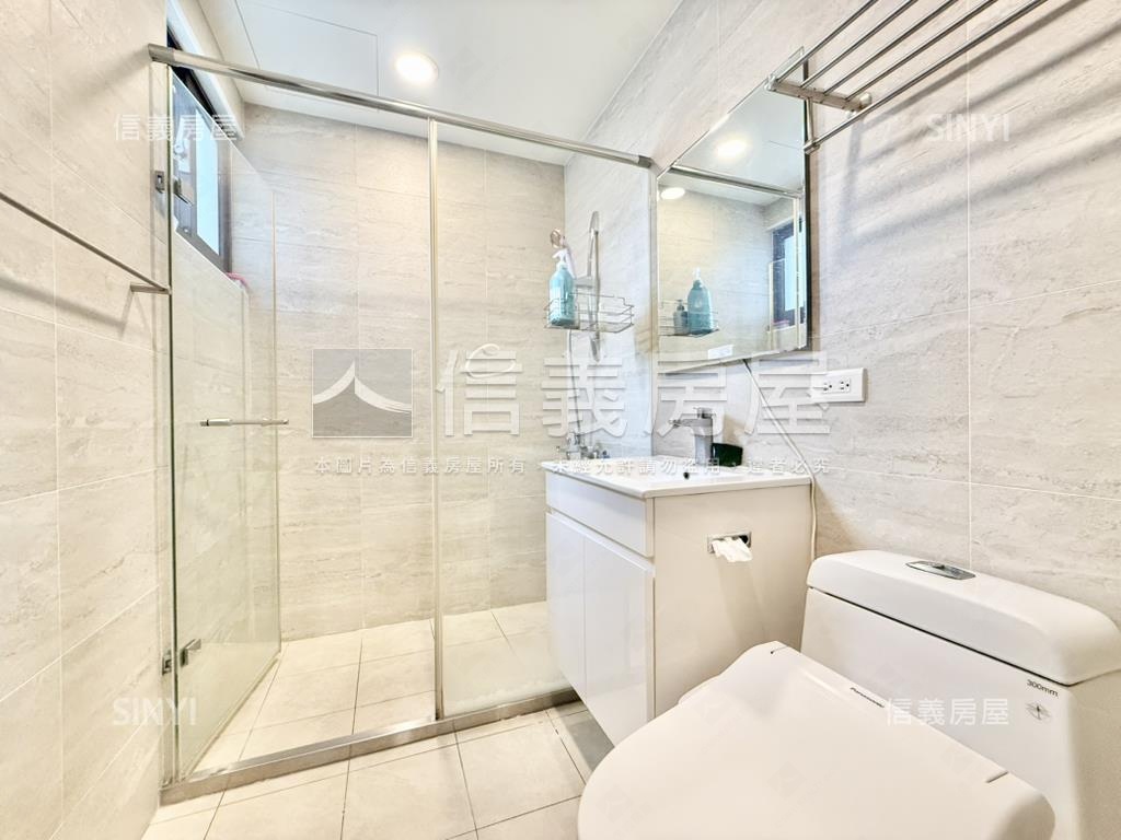 國際珍鑽美３房車位房屋室內格局與周邊環境