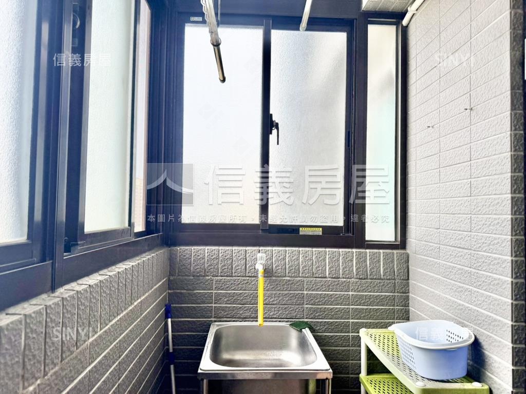 國際珍鑽美３房車位房屋室內格局與周邊環境