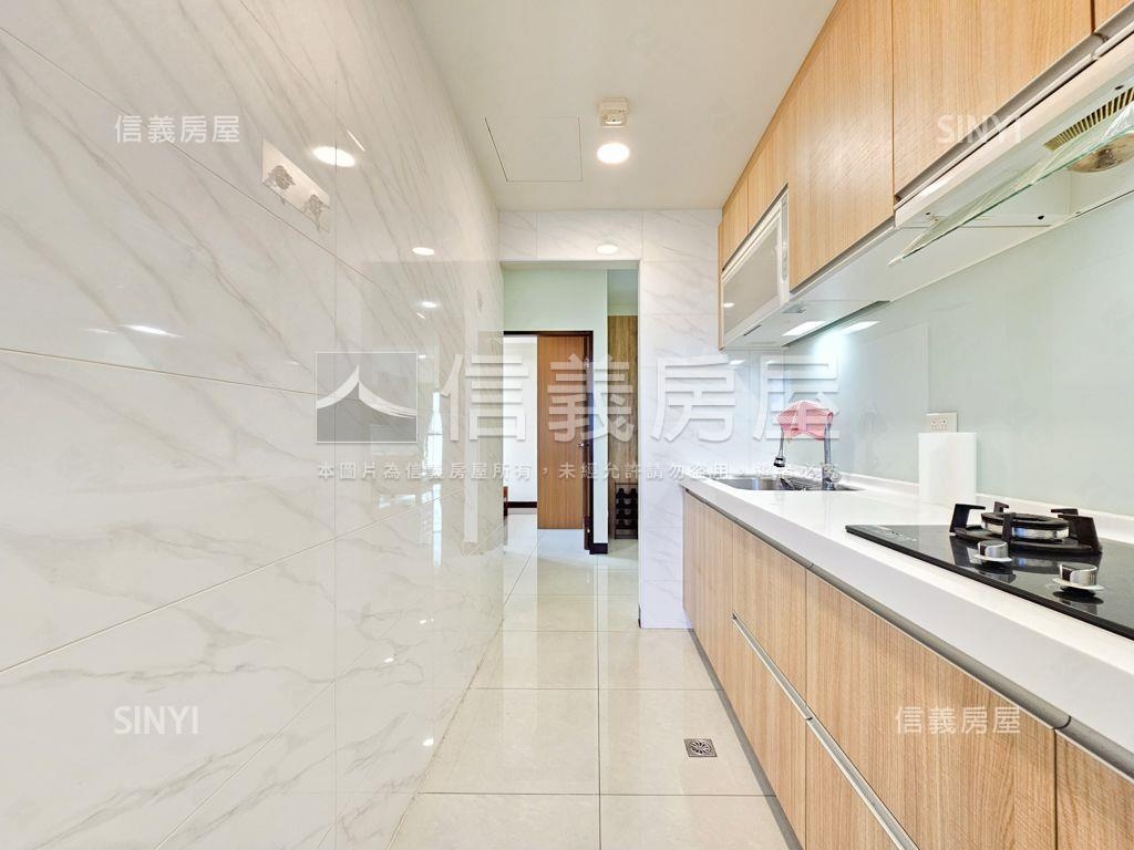 國際珍鑽美３房車位房屋室內格局與周邊環境