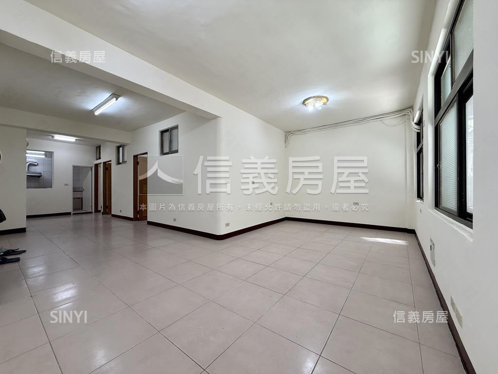 四維面寬方正三房二樓房屋室內格局與周邊環境