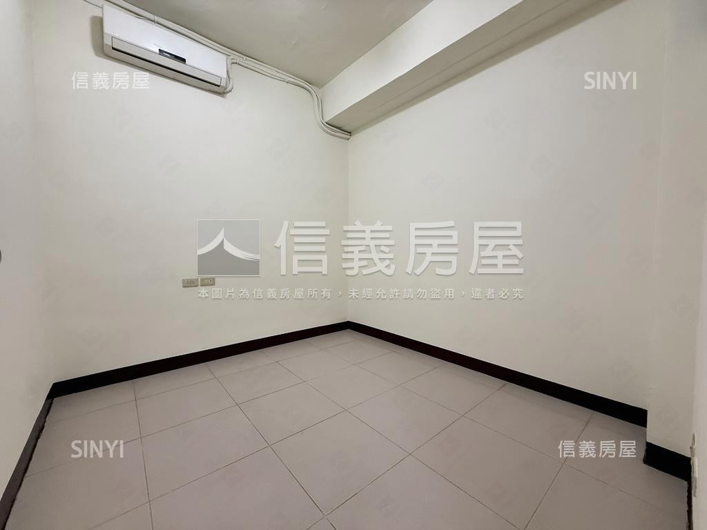 四維面寬方正三房二樓房屋室內格局與周邊環境