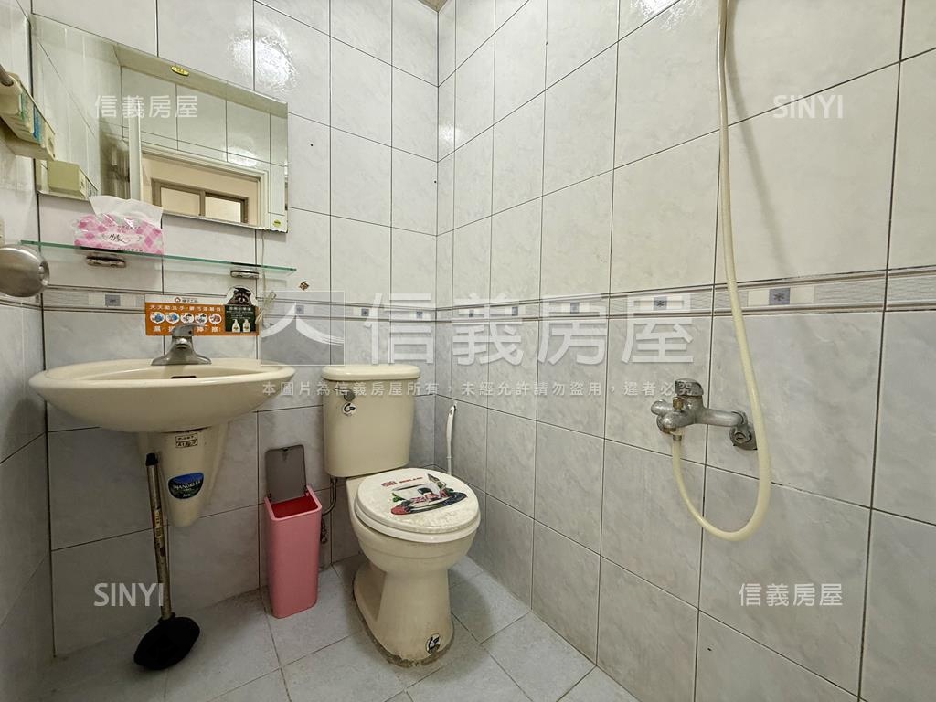 四維面寬方正三房二樓房屋室內格局與周邊環境