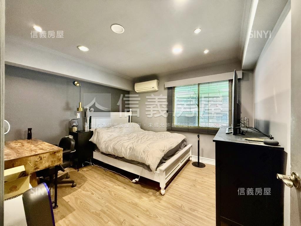 輕裝潢方正電梯兩房房屋室內格局與周邊環境