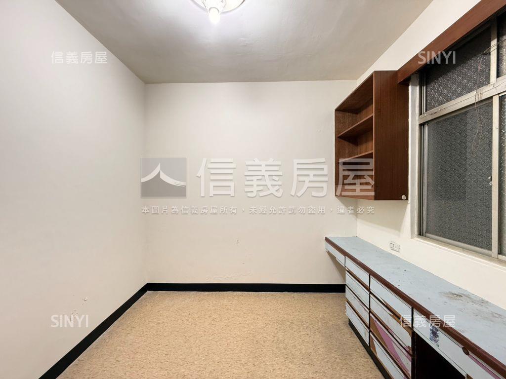 ★邊間二樓★方正三房房屋室內格局與周邊環境