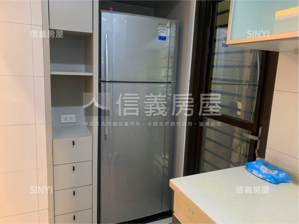 敦悅邊間３房車位房屋室內格局與周邊環境