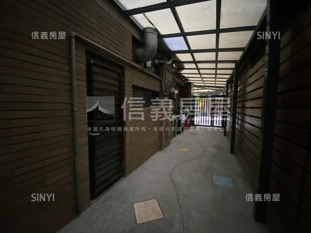 敦悅邊間３房車位房屋室內格局與周邊環境