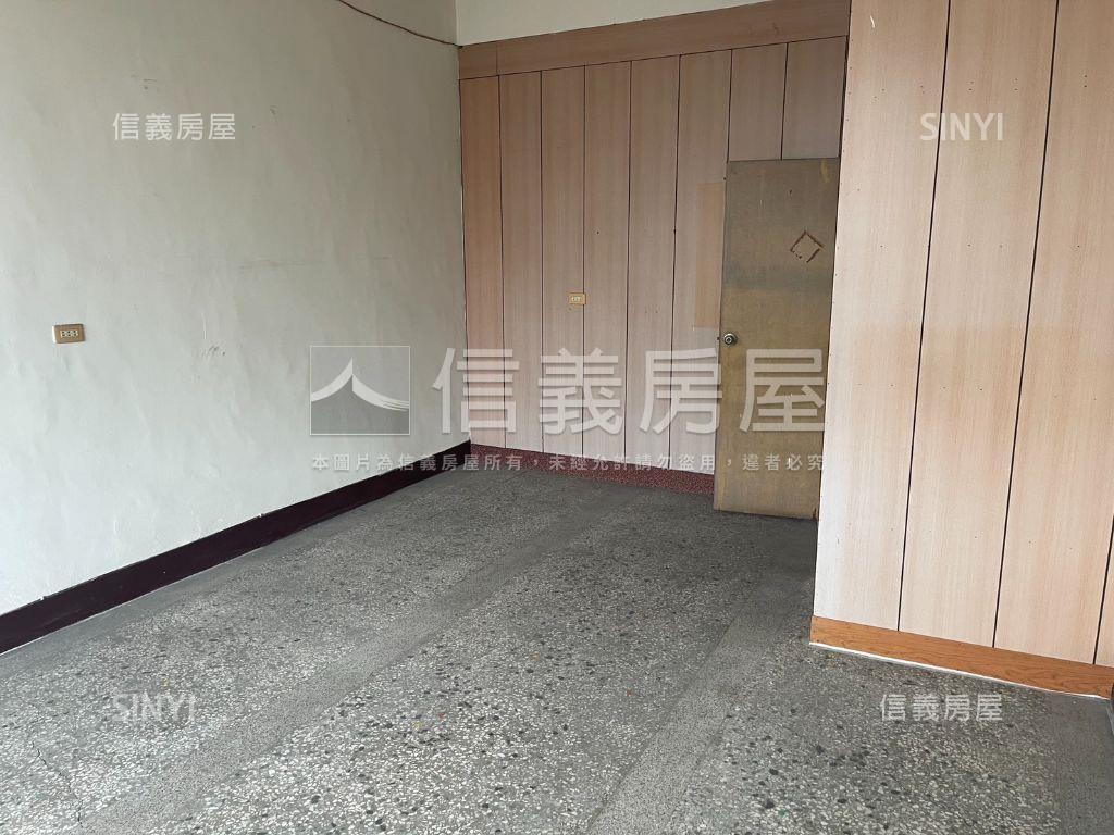 小港松興山田小吃街金店面房屋室內格局與周邊環境