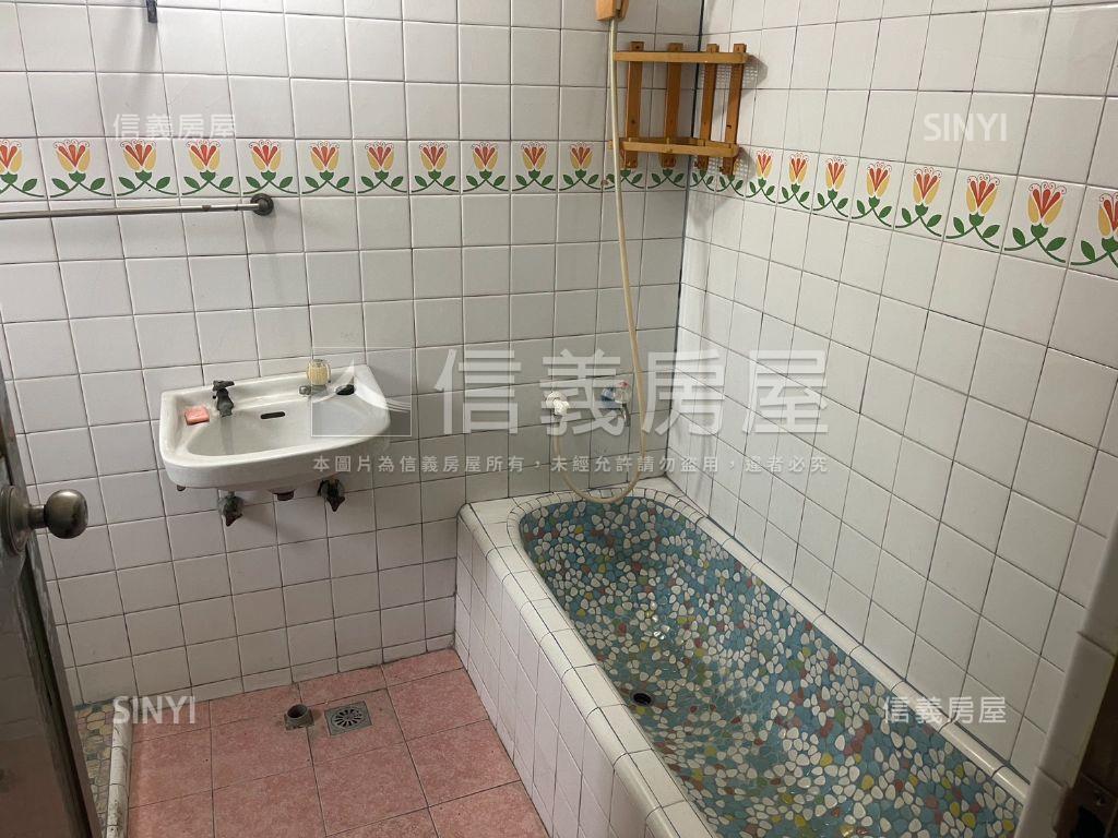 小港松興山田小吃街金店面房屋室內格局與周邊環境