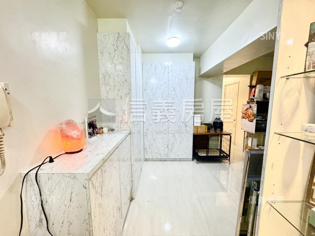 光明大道精美電梯方正兩房房屋室內格局與周邊環境