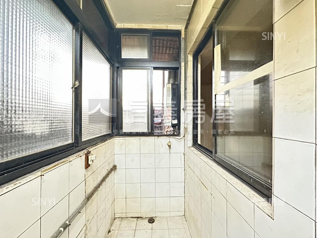 頂溪中正路大空間電梯四房房屋室內格局與周邊環境