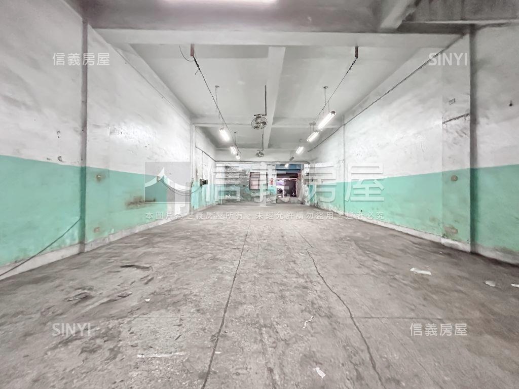 稀有挑高透天面寬廠辦房屋室內格局與周邊環境