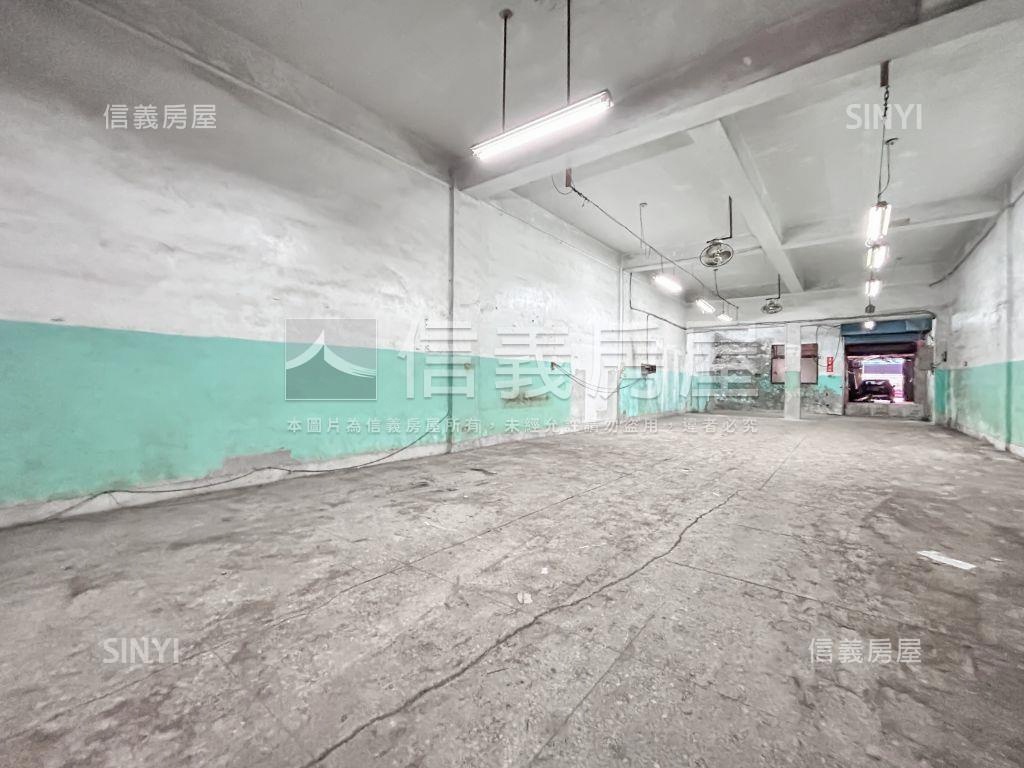 稀有挑高透天面寬廠辦房屋室內格局與周邊環境