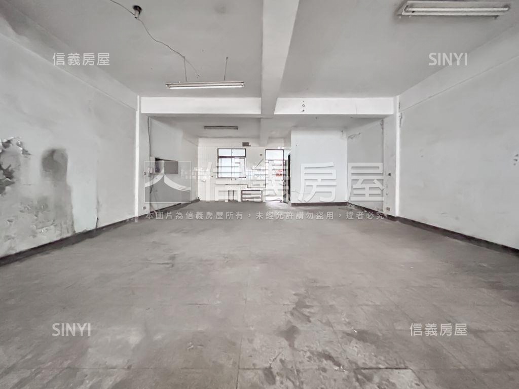 稀有挑高透天面寬廠辦房屋室內格局與周邊環境