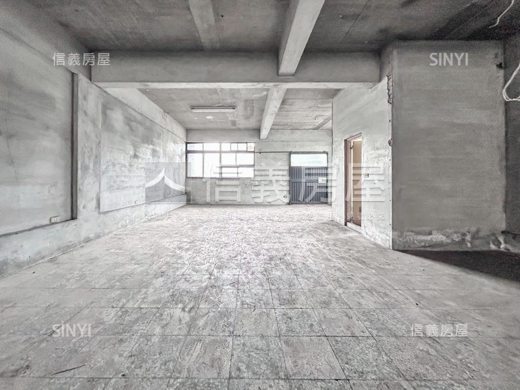 稀有挑高透天面寬廠辦房屋室內格局與周邊環境