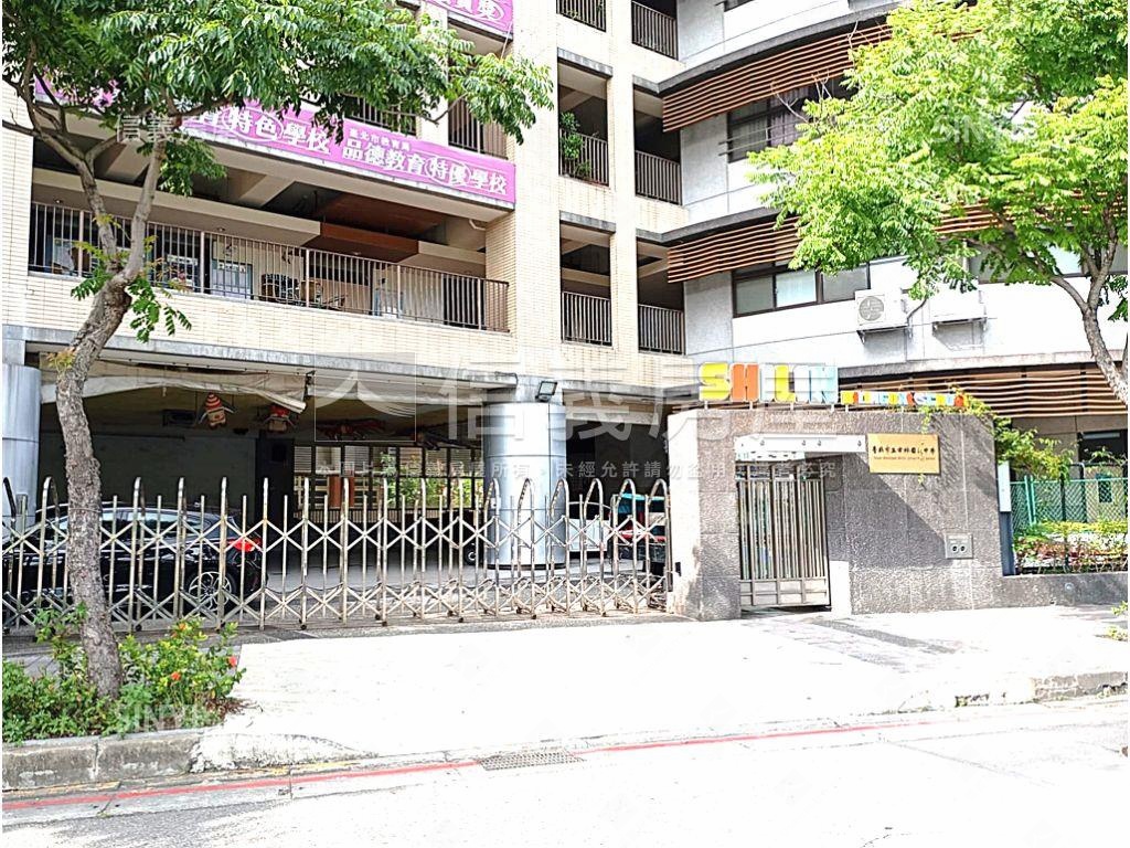 近士林夜市店面房屋室內格局與周邊環境