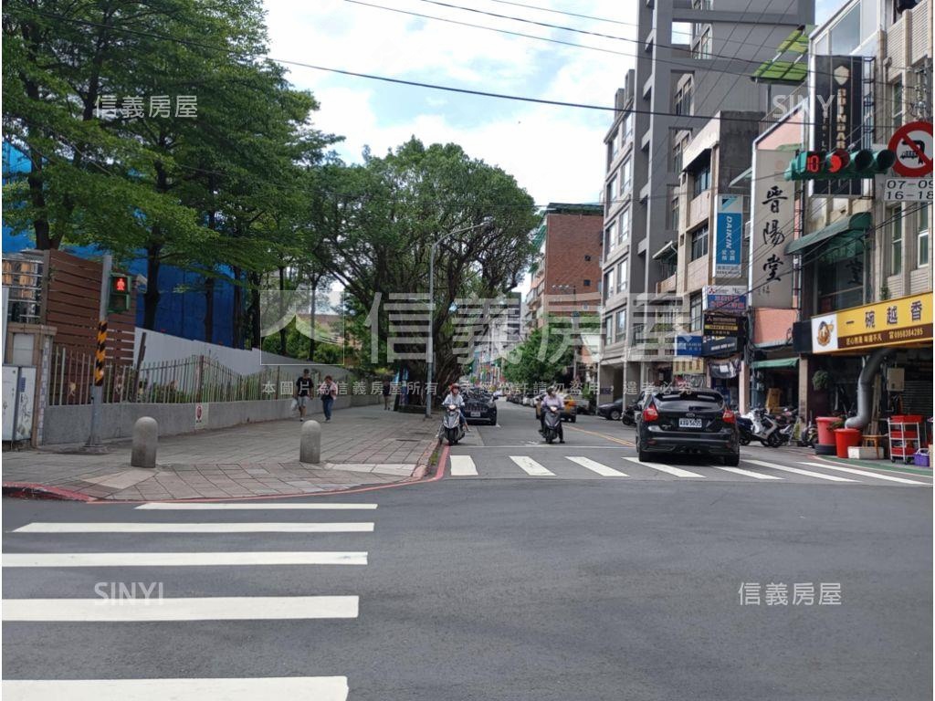 近士林夜市店面房屋室內格局與周邊環境