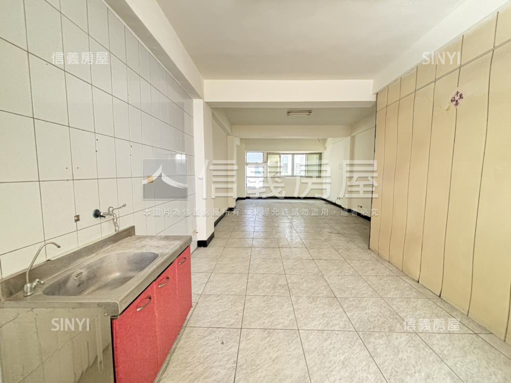 小東路熱鬧金店面房屋室內格局與周邊環境