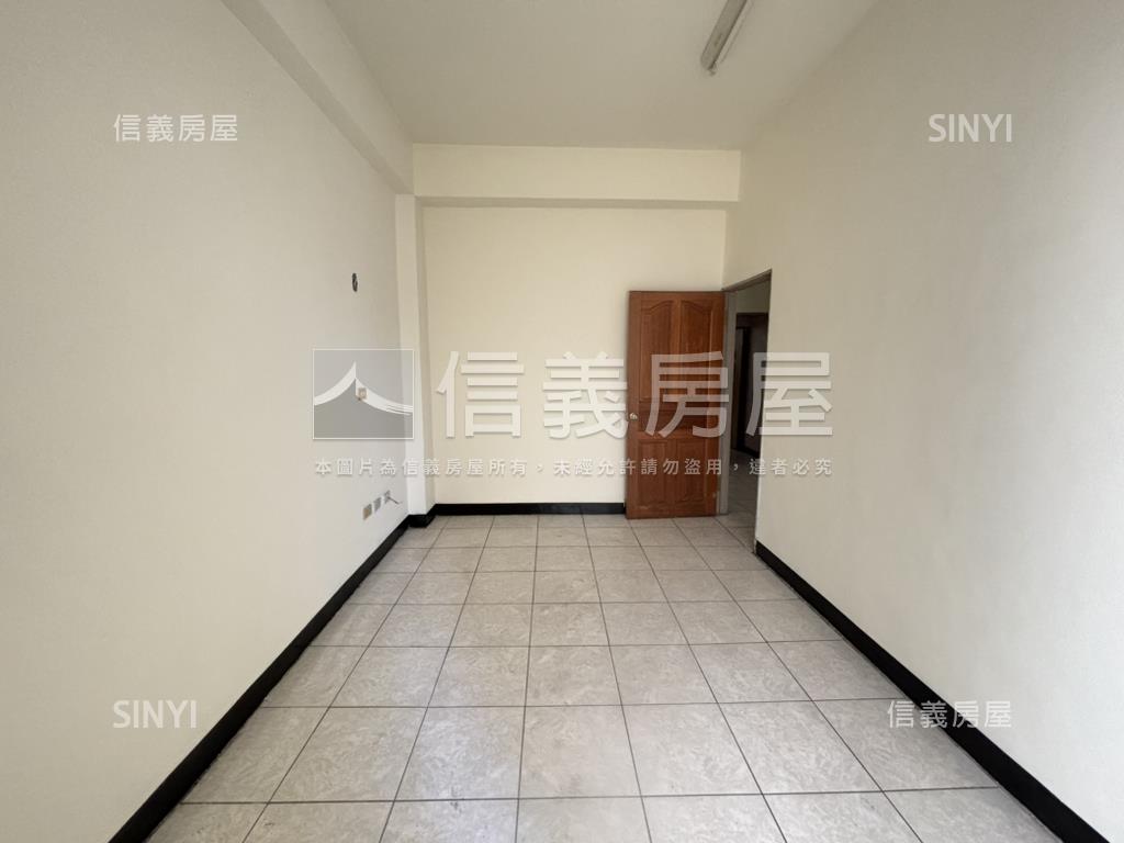 小東路熱鬧金店面房屋室內格局與周邊環境