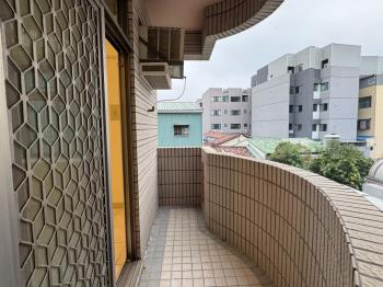 近國小大地坪美車墅