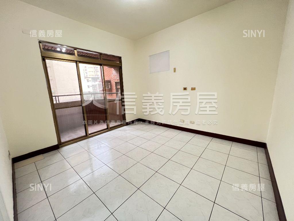 群賢莊獨戶邊間大三房房屋室內格局與周邊環境