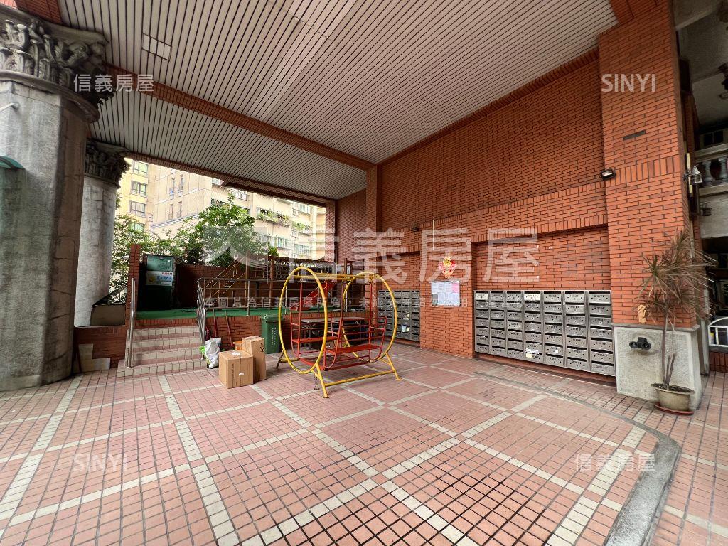 群賢莊獨戶邊間大三房房屋室內格局與周邊環境