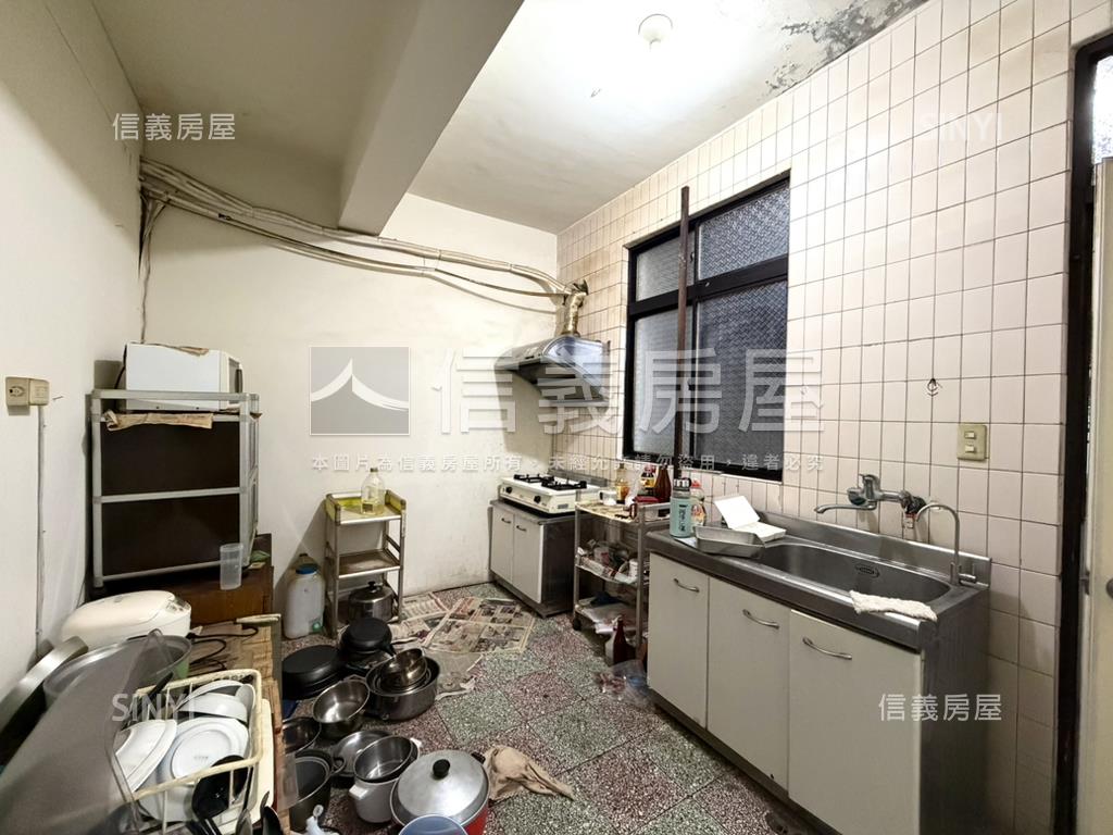 近捷運的公寓四樓房屋室內格局與周邊環境