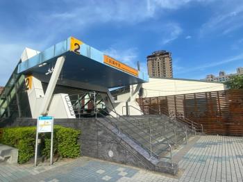 近捷運的公寓四樓