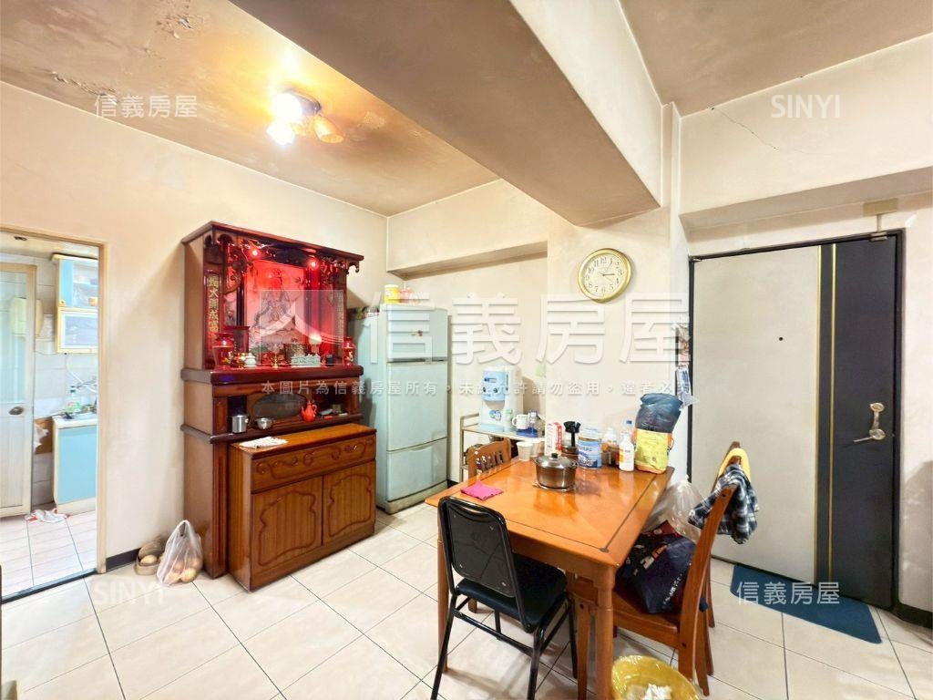 迎新開泰龍冠新莊四房房屋室內格局與周邊環境