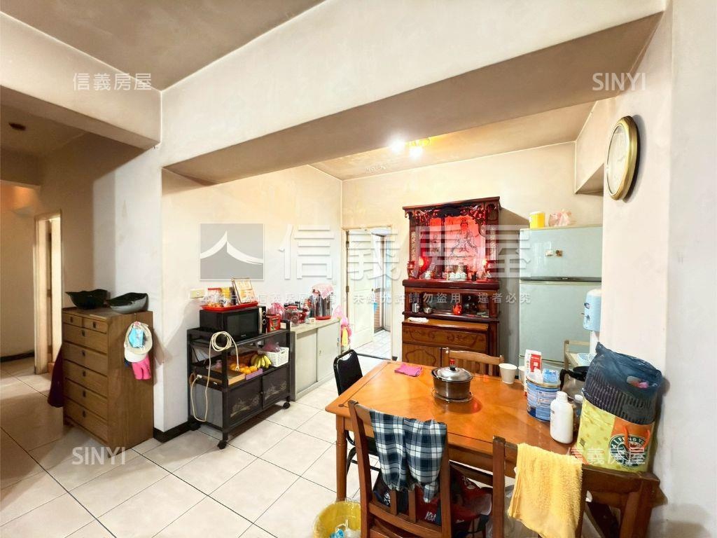 迎新開泰龍冠新莊四房房屋室內格局與周邊環境