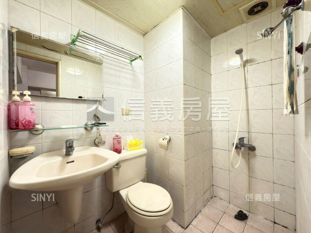 迎新開泰龍冠新莊四房房屋室內格局與周邊環境