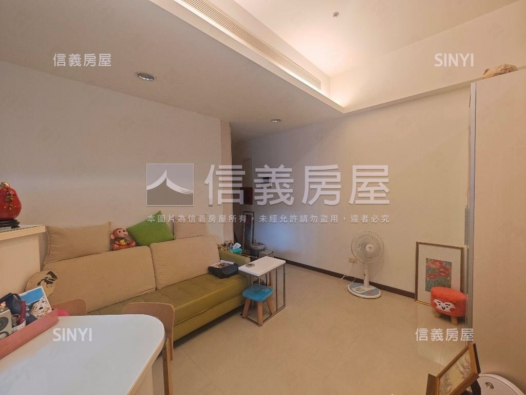信義計畫區香榭２房房屋室內格局與周邊環境