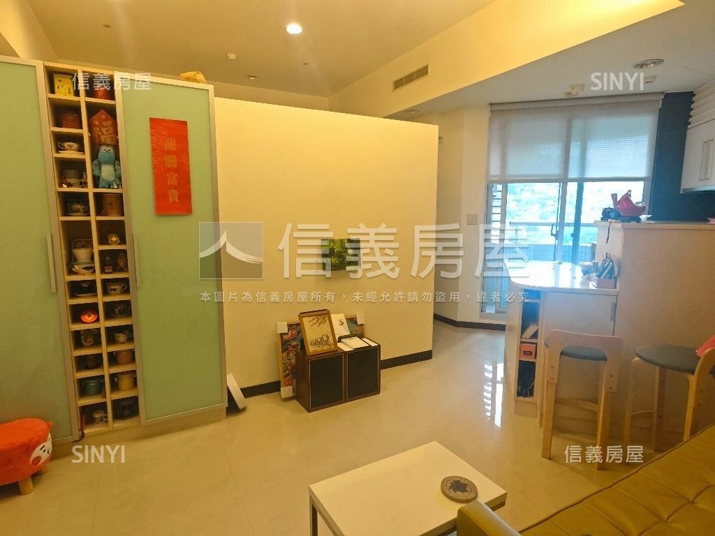 信義計畫區香榭２房房屋室內格局與周邊環境