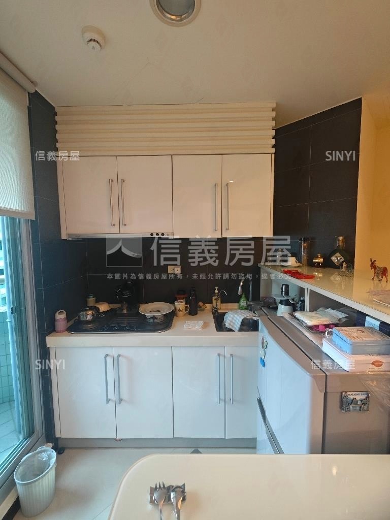 信義計畫區香榭２房房屋室內格局與周邊環境